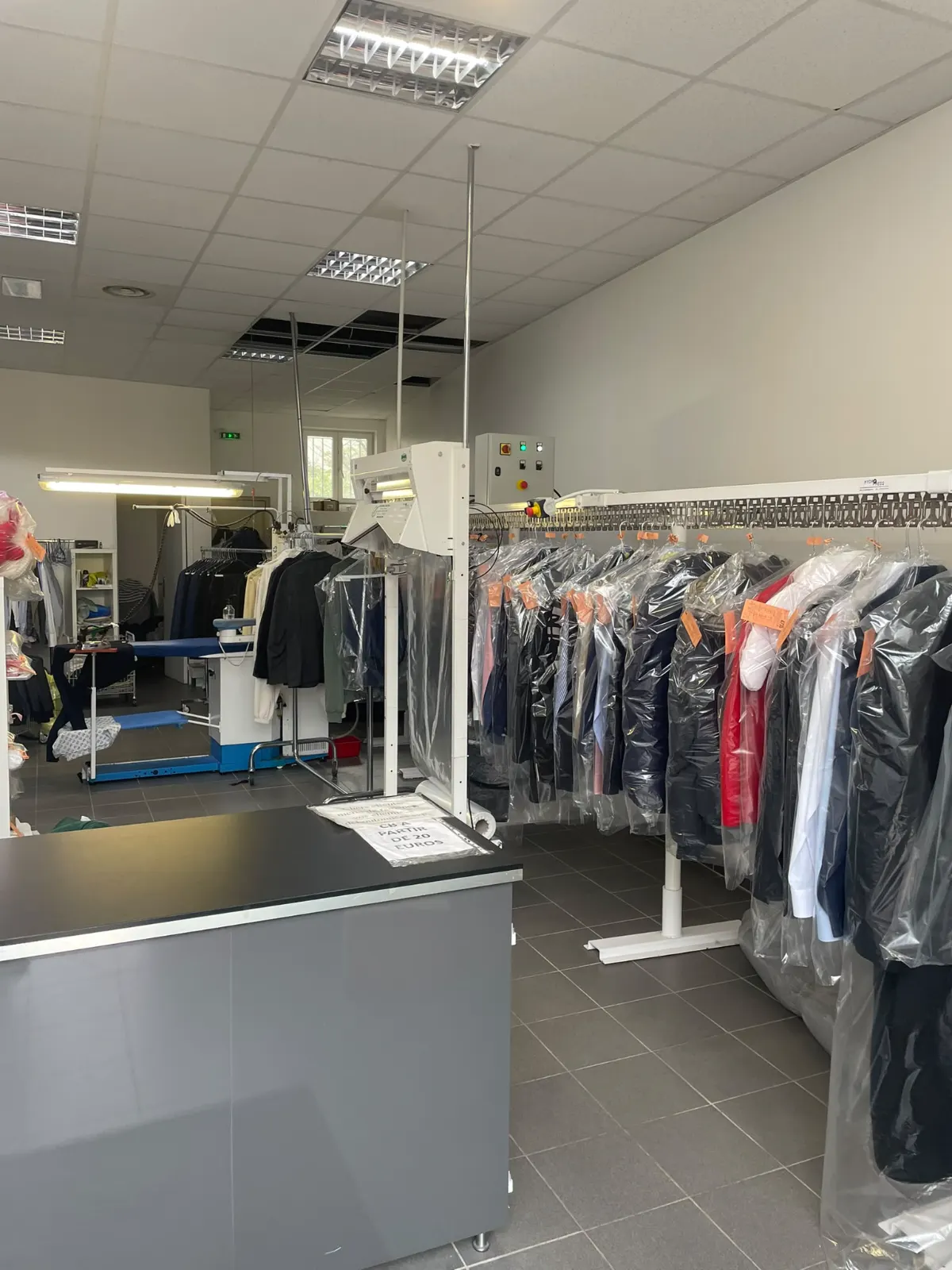 92 pressing secteur la Garenne Colombes ref 3148
